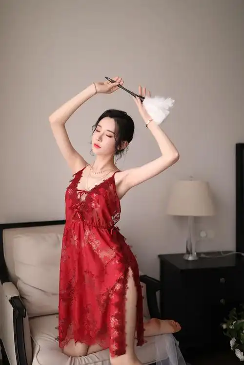 美女透明性感内衣情趣内衣高端蕾丝诱惑性感内衣侧开叉吊带睡裙女透明