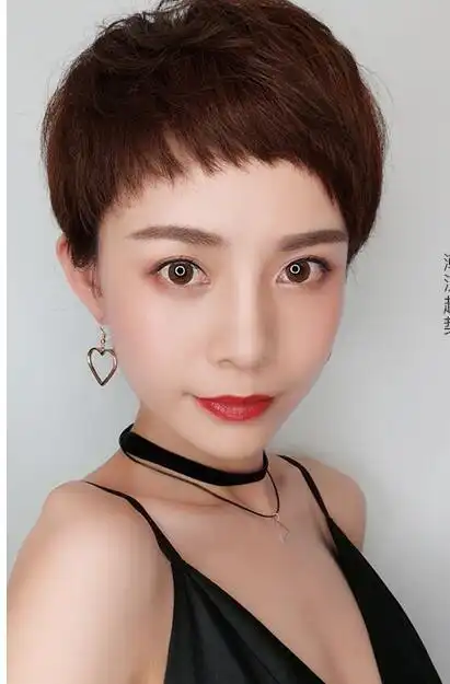 修饰脸型太美了  额头低的人不适合刘海,包括额头窄的朋友也不适合