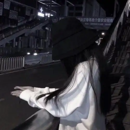 有收集背影的女人物头像或动漫头像吗? - 知乎