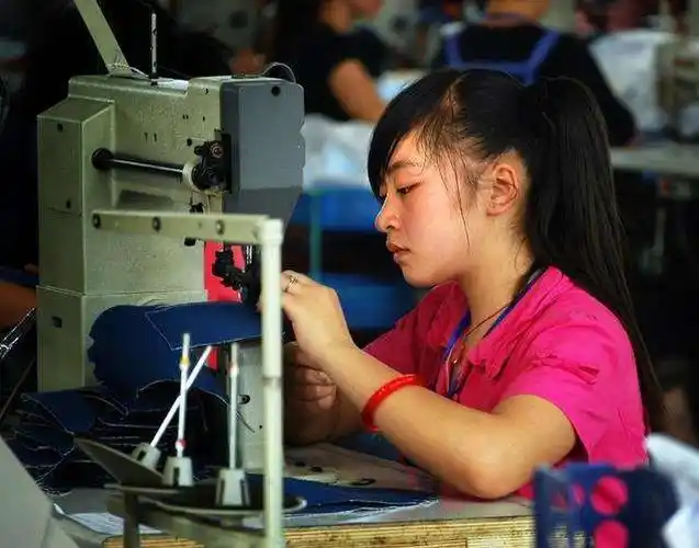 实拍打工女孩的现状生活, 有些曾为前男友堕胎多次