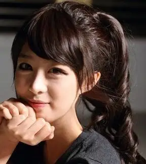 斜刘海马尾发型图片 马尾花样也很多