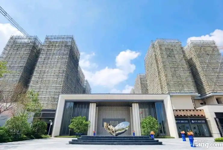 保利珑玥公馆怎么样看现场置业顾问发布了5条项目新消息