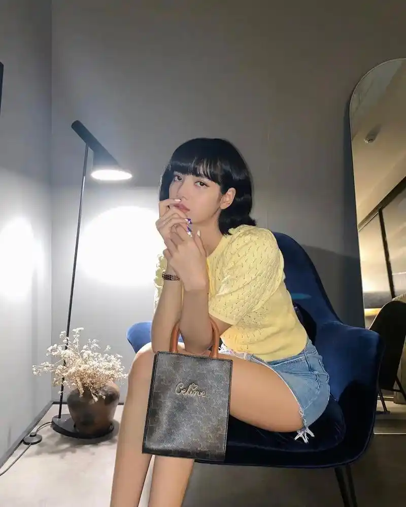 腿长美女!#lisa #blackpink #blackpi - 抖音