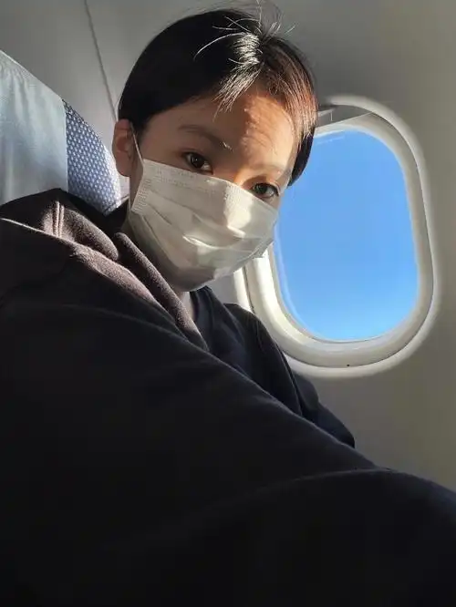 飞机上的自拍05