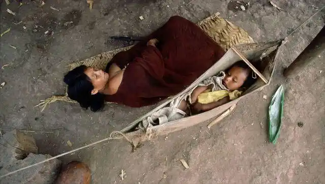 全是女性的亚马逊部落,不欢迎外来人,繁衍后代的方式简单粗暴