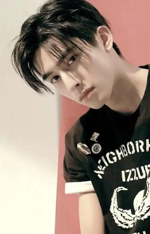 娱乐圈四位99年的小鲜肉,你们会更加喜欢谁的颜值?