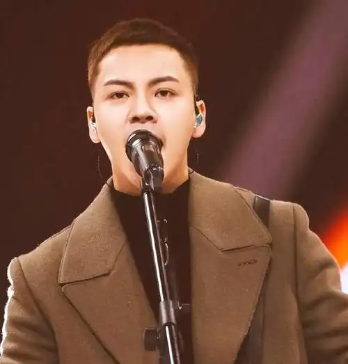 男明星帅不帅看寸头?