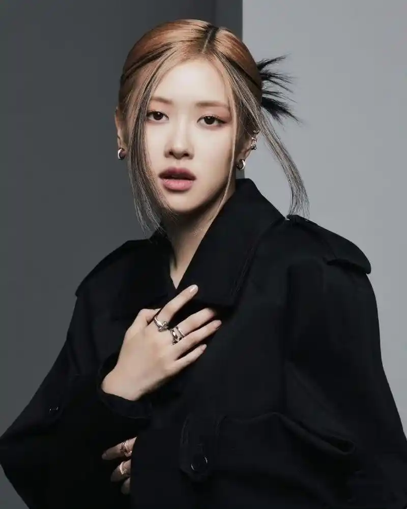 娱乐# #时尚# #明星娱乐热点#  朴彩英(ros07),1997年出生于新西兰