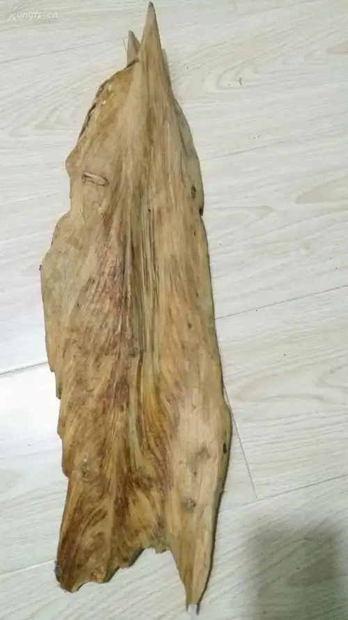 纯天然琥珀木【有形大摆件重量1990克】,奇闻清香,纯天然国家珍贵树种