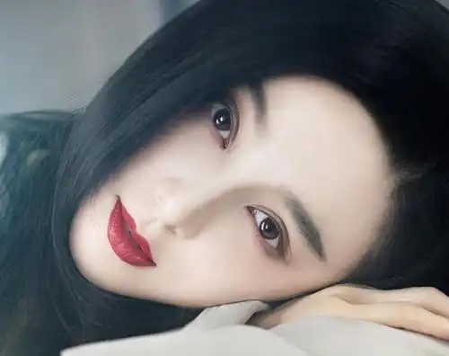 范爷以东方神韵,成熟妩媚的姿态 登上法国杂志