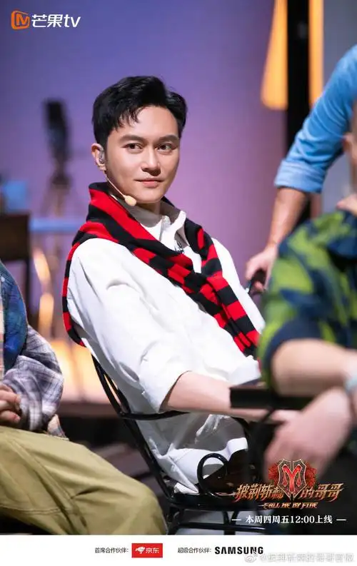 欢迎入手人美声靓身材好,唱演俱佳代表作多的张智霖90