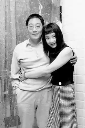 而且还为中国的歌坛培养了很多知名的歌手,比如最令大家熟悉的有高枫