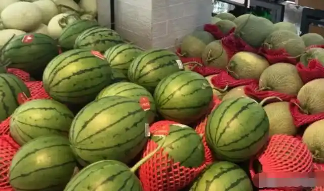 隔夜的西瓜到底还能吃吗?真相被揭开,让人不敢相信