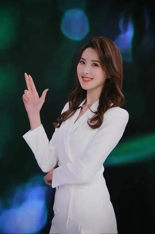 精美图集李丹儿优雅美丽的女主持人