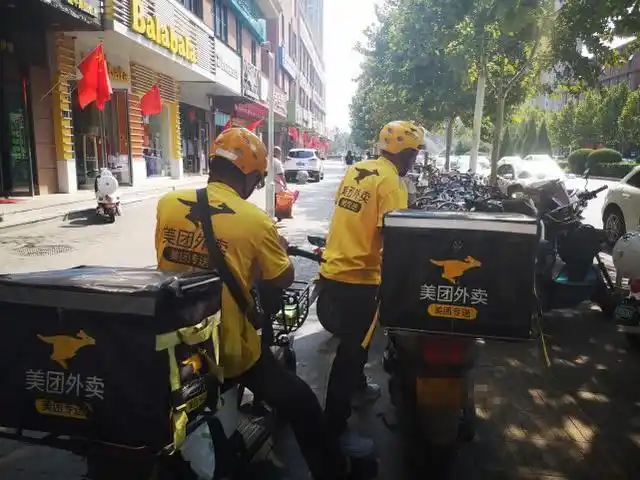 "十一"当天送餐忙:有外卖小哥跑一百多单!兼职大学生也能接四五十单