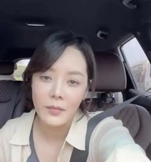 蔡琳离婚后近况如此憔悴?带儿子回韩国,感叹:单亲妈妈生活不易