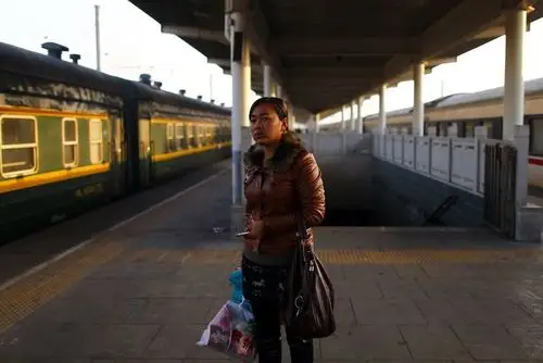 打工妹5年第一次回家 感人!