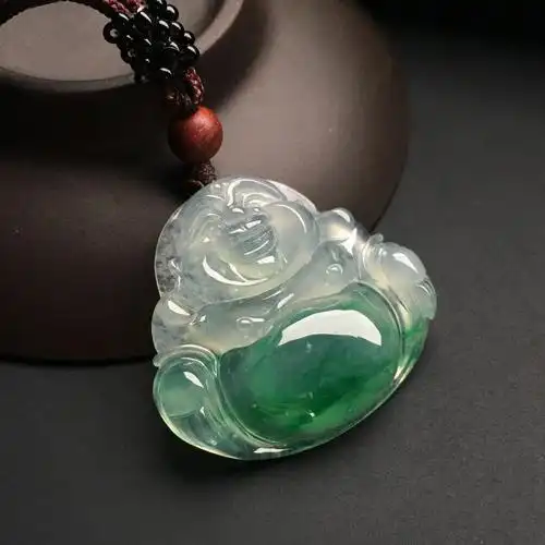 兰州玉佛寺游玩攻略 由于翡翠佛像被人认知的历史比较久远