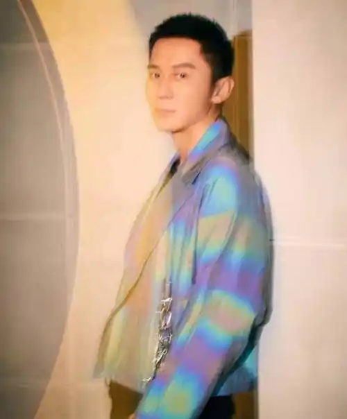 42岁李晨演17岁中学生李晨回应太搞笑网友皱纹都差不多有17条了