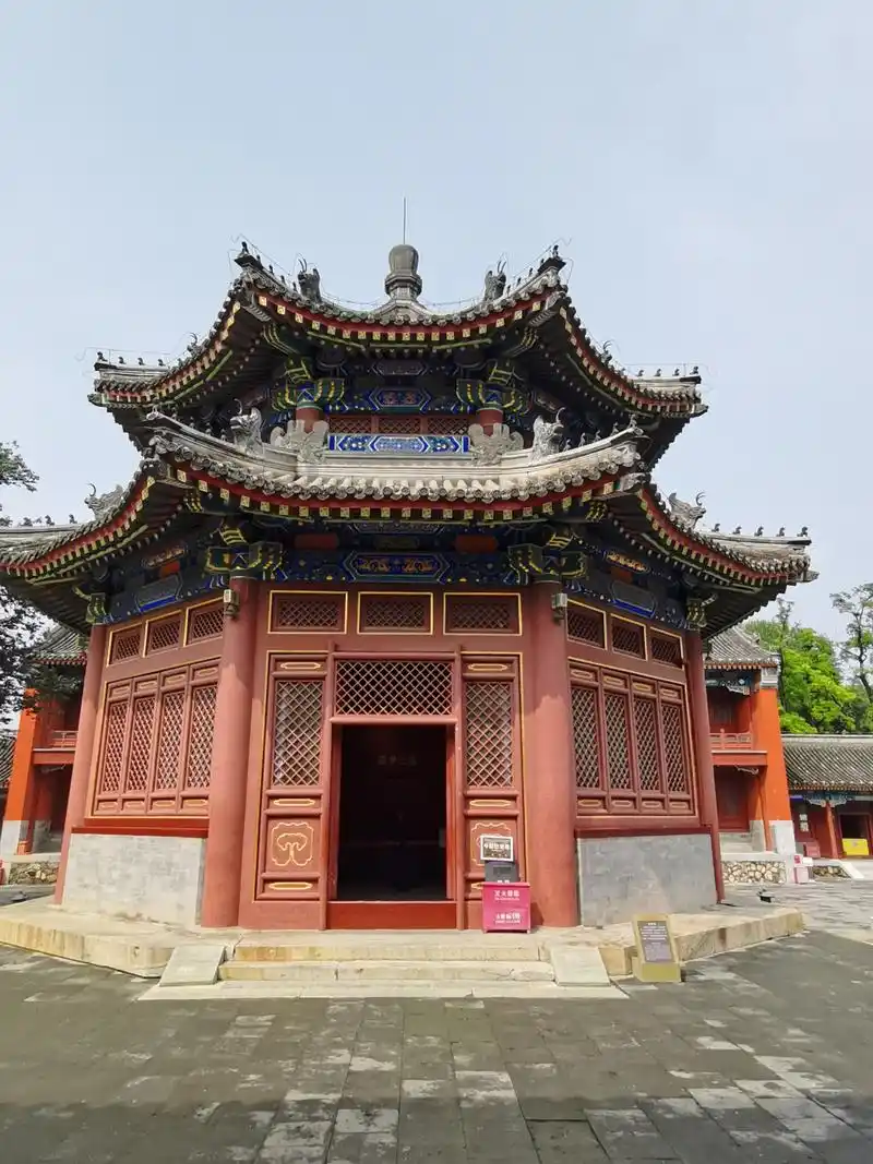 圆明园遗址公园(正觉寺) 正觉寺建于唐开元年间,初名叫开元寺,后在