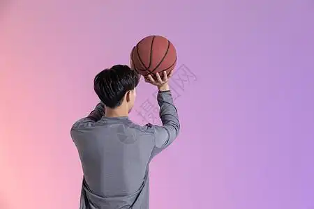 泳池 背影男性篮球运动员投篮背影背景