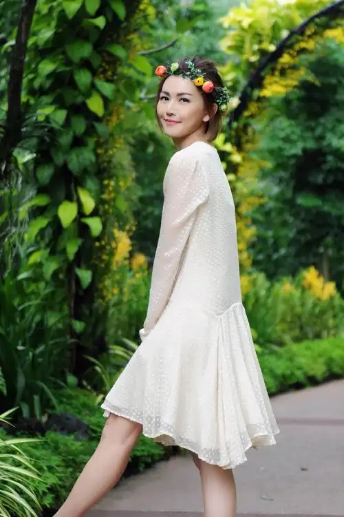 1987年,台湾歌手蔡蓝钦因病魔缠身,22岁病逝.