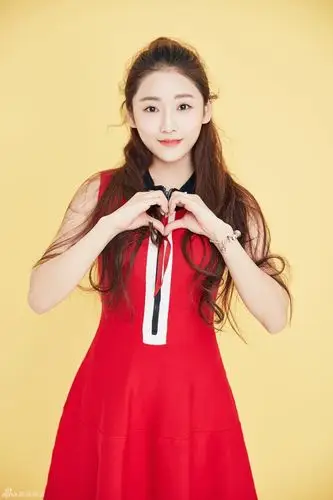 丁一一最新写真