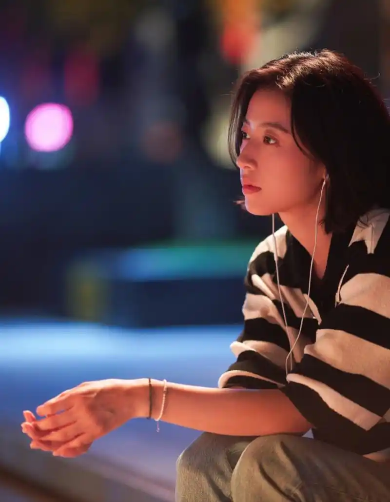 周雨彤高清壁纸无水印头像(一)[比心]