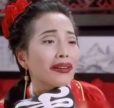 她被称为香港第一丑女低调嫁入豪门富豪老公把她宠上天