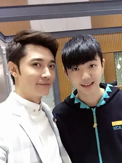 张镐濂晒录取通知暴露出生日期,意外为生父莫少聪洗白,血浓于水