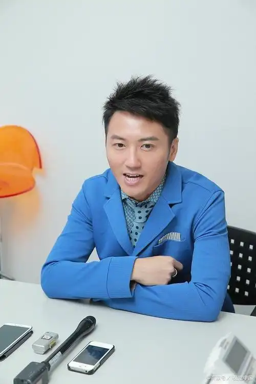 "央视名嘴"杨帆:与普通人结婚生子,生活幸福美满