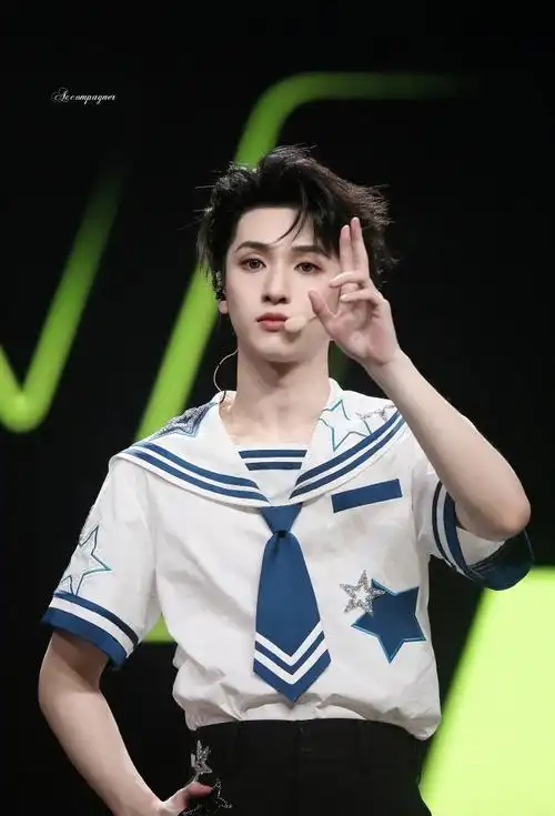 严浩翔叁重楼暨出道四周年演唱会##严浩翔 舞台风暴##严老师我需沂种