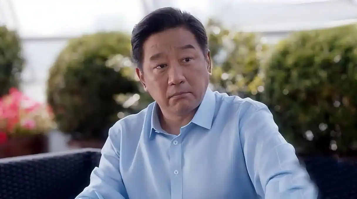 丁勇岱个人资料简介:对赵雪华一见钟情,一生只爱妻子,相爱36年零绯闻