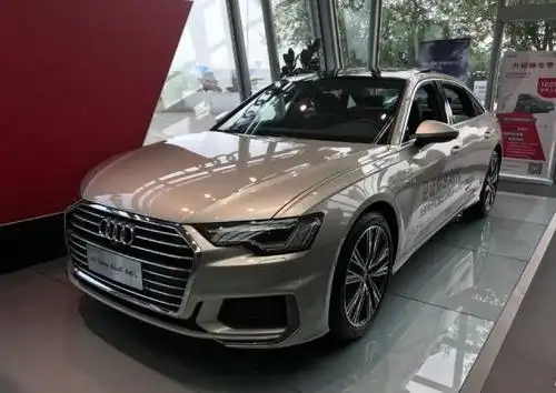 首台2020款奥迪a6亮相,香槟金色车身 运动款内饰,比宝马5系帅气