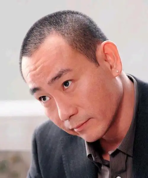 tvb颁奖礼众星闪耀,忆往昔,还记得那些曾经那些tvb大佬吗?