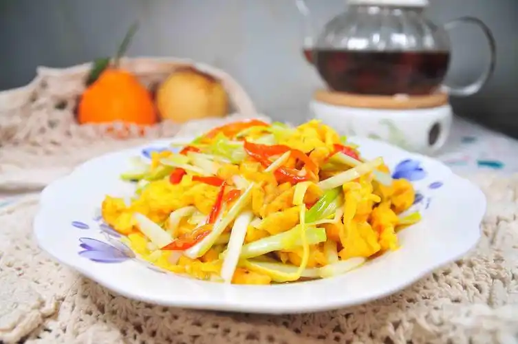 蒜黄炒鸡蛋的做法 - 食堂承包网