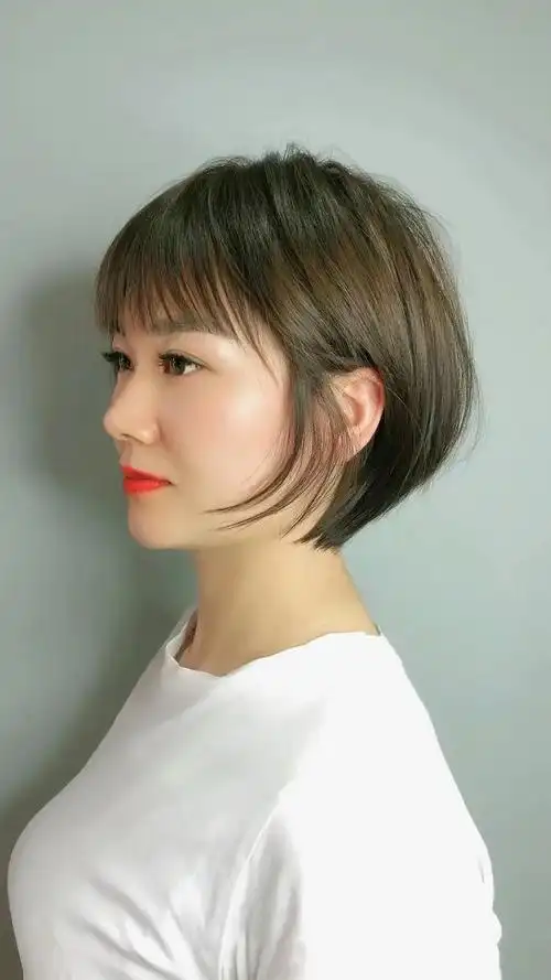 40岁左右的女性发型这样剪时尚年轻不老气