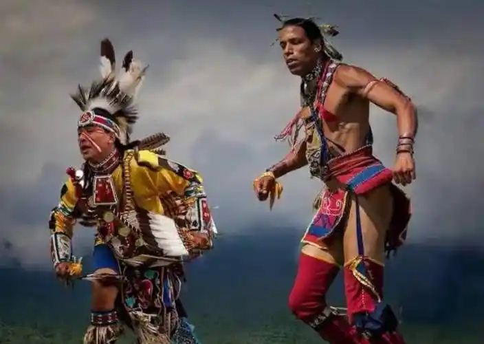 原创澳洲土著用骨头隔空指一下口中念一串咒语被害人便命丧黄泉