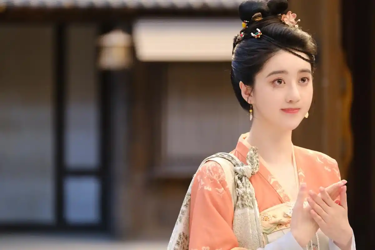 李凯馨甜美古风造型 #李凯馨