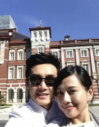 的老公因戏生情,结婚8年恩爱如初,今48岁依旧很年_陈松伶_张铎_演艺圈