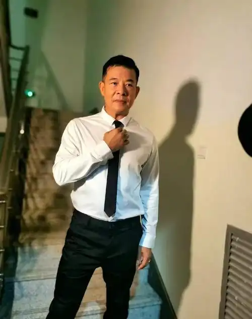 唐丽球:嫁二婚的吴毅将,婚后生一女,女儿貌美如花