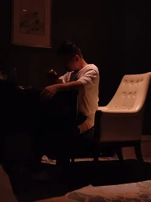 18打卡嘉兴《醉朦胧》男人会累,思考总在夜间,朦胧总在出差,答案在