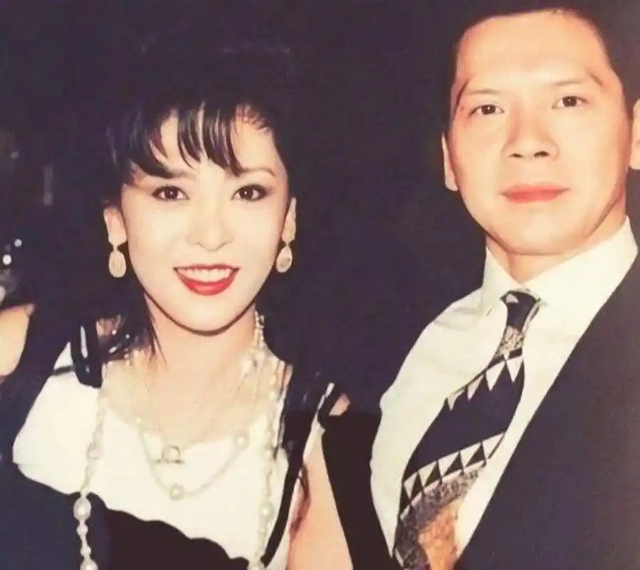 向太陈岚年轻时的美貌