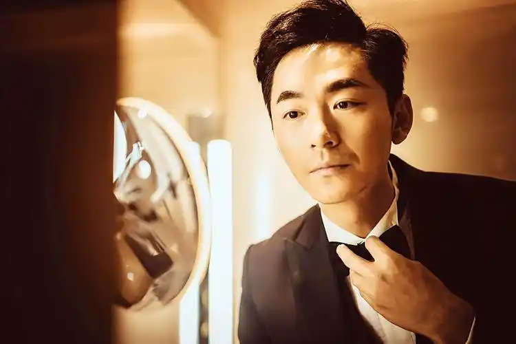 朱泳腾《谈判官》开场"被谈判" 巧用心思"过招"杨幂