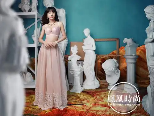 柳岩晒内衣写真身材好