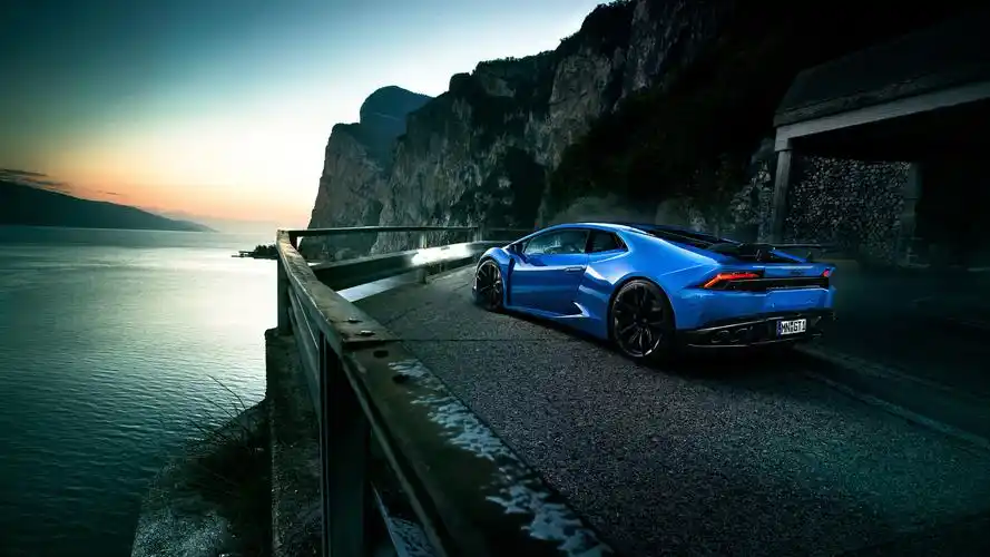 飓风蓝色兰博基尼跑车