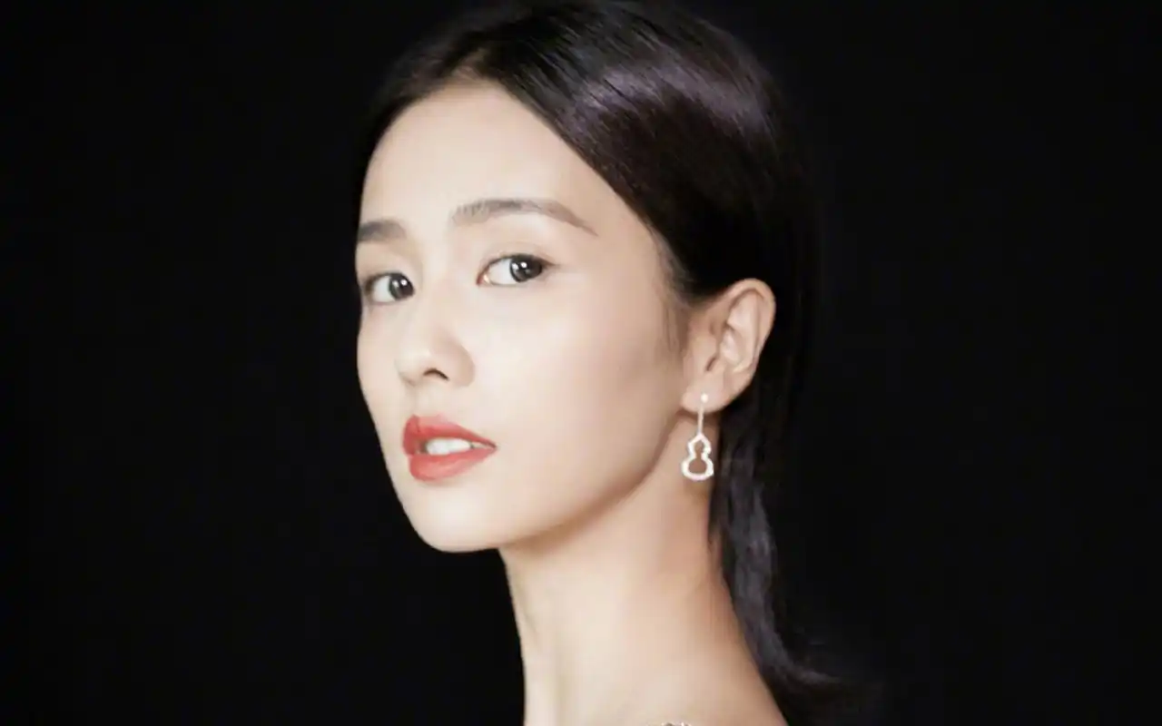 白鹿性感精致写真图片桌面壁纸-大陆明星-手机壁纸下载-美桌网