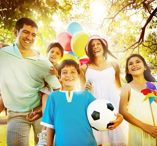 开心的一家人高清摄影图片