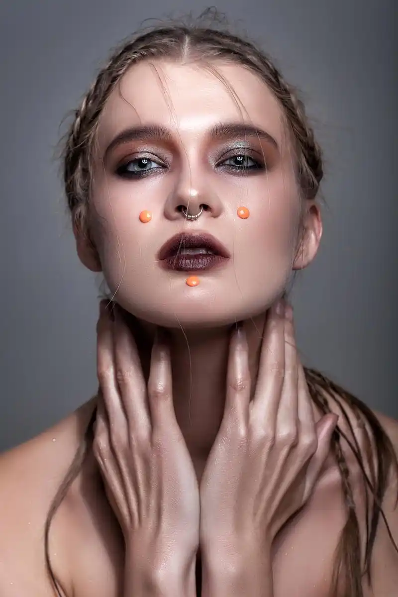 摄影后期用ps对人像照片精修调整,主要是处理哪些细节?