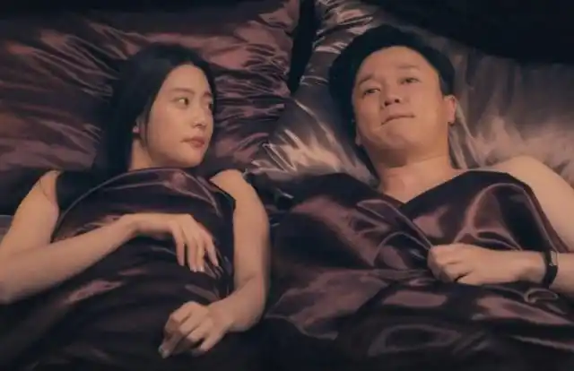 搞垮了,在拍摄《情圣》前还在跟好友王太利炫耀自己能和克拉拉拍戏,可